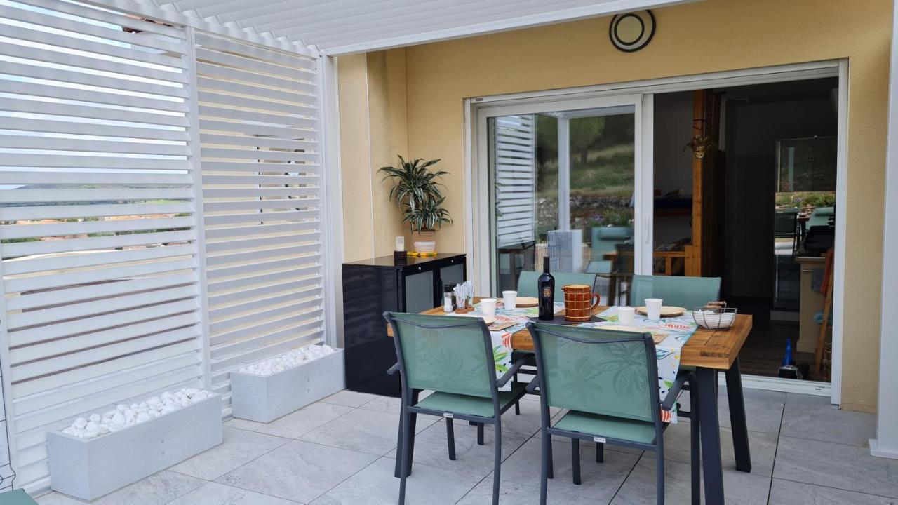 Chambres D'Hotes B&B La Bergeronnette Avec Piscine Couverte Chauffee Bizanet Exterior photo